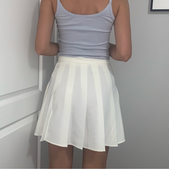 Pleated High-Rise Mini Skater Skirt - Picture 2 of 3